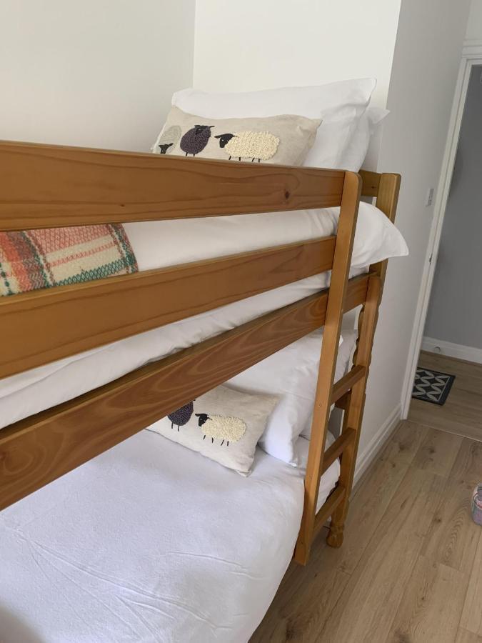Beautiful Flat With Harbour Views טנבי מראה חיצוני תמונה